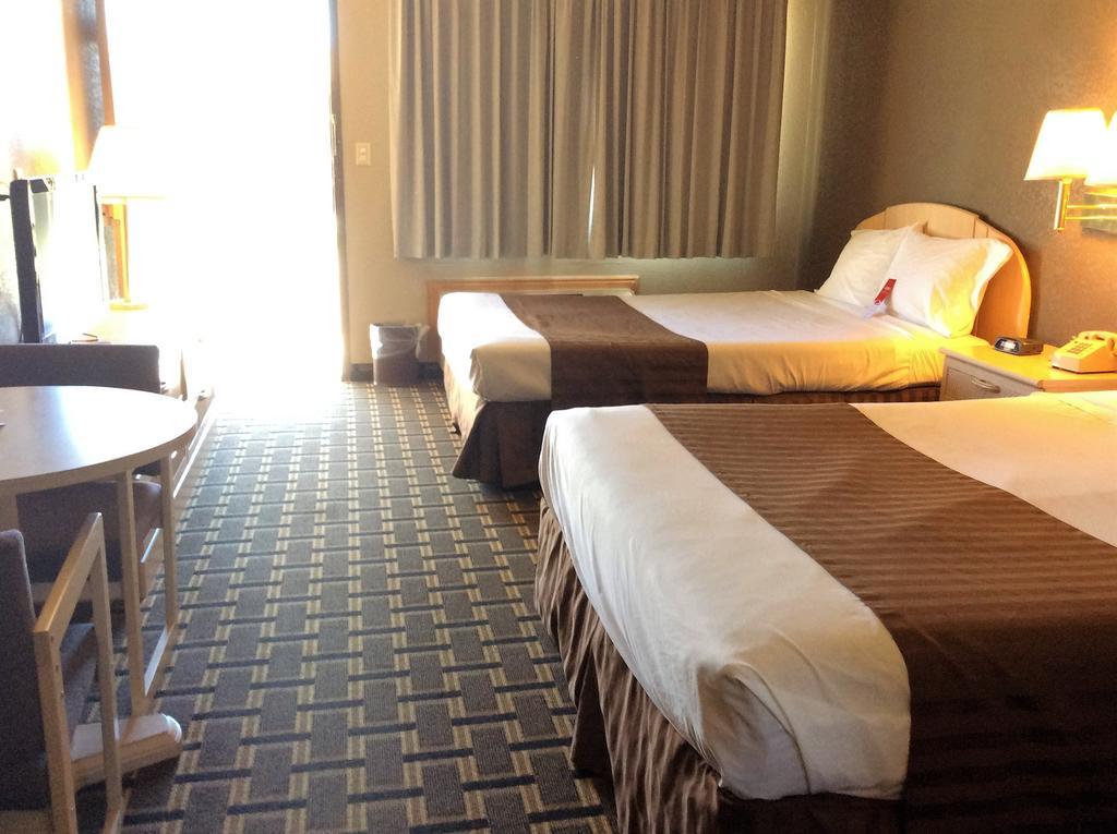 Econo Lodge Beaver Kültér fotó
